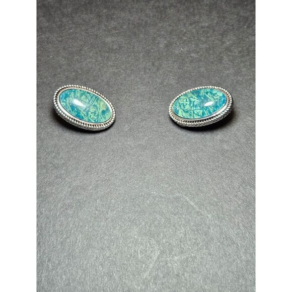 Napier gold tone and silver tone oval green clip on earrings - Picture 4 of 8